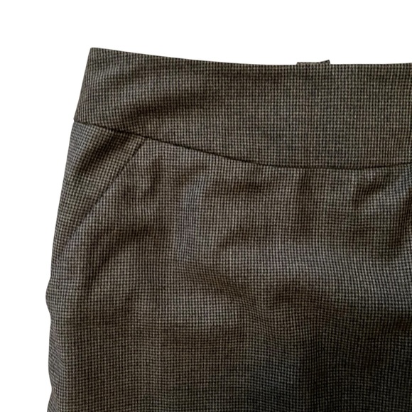 Banana Republic Grey/Black Herringbone Wool Blend Pencil Skirt with Trumpet Hem - Picture 2 of 6